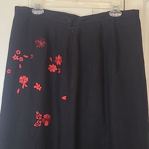 Harvé Benard Black Linen Red Floral Embroidered Maxi Skirt vintage Size 16 - Picture 6 of 11